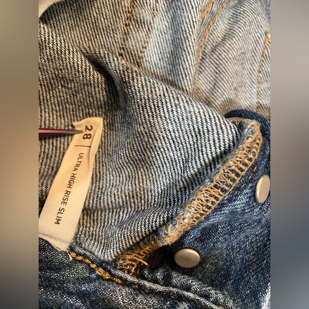 PacSun Ultra High Rise Slim Distressed Medium Wash Denim Button Jeans Size 28 - Picture 3 of 11
